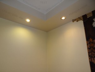 testowanie jak świecą żarówki led i halogenowa