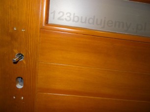 wiercenie w drzwiach pod klamkę i zamek
