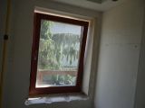 okno w łazience, okno drewniane