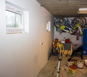 malowanie garażu, białe ściany w garażu czy to dobry pomysł ?