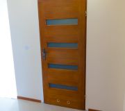 drzwi drewniane do garderoby przedpokój