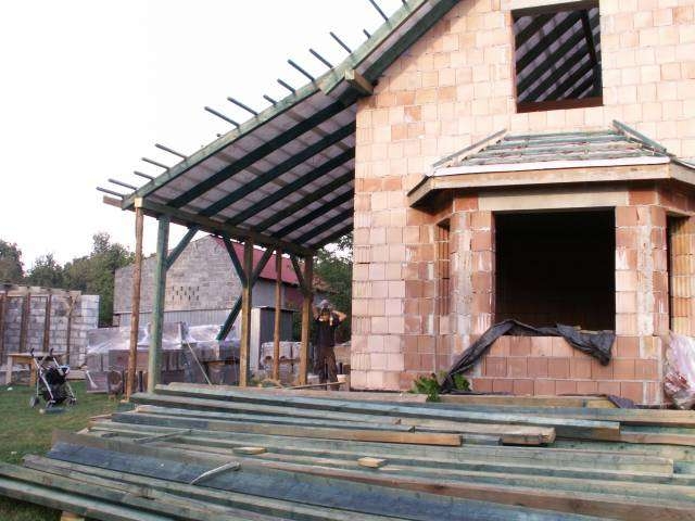 zadaszenie tarasu przedłużenie dachu