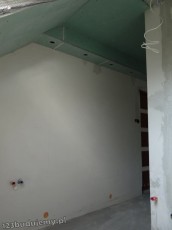 ozdobna półka przy sufitowa z halogenkami 12v