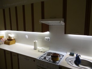 oświetlenie mebli kuchennych, podświetlenie mebli, gdzie włącznik oświetlenia mebli