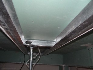 przykręcanie profili do płyt kartonowo-gipsowych