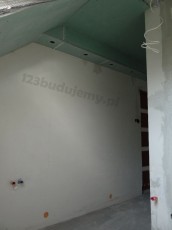 zabudowa z oświetleniem dekoracyjnym