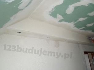 wyszpachlowany gzym, gotowy do szlifowania