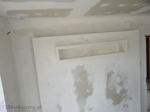 zabudowa telewizora, szpachlowanie