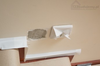 oświetlenie schodowe, trzeba było przenieść puszkę na obudowę led