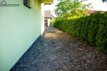 podjazd do garażu podbudowa kamień, tłuczeń