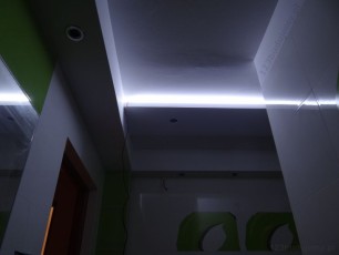 ledy w łazience podświetlenie sufitu