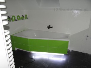 taśma led pod wanną we wnęce oświetlenie podłogi