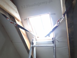 okno dachowe, strych, wyłaz dachowy