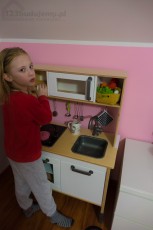 kuchenka-drewniana-pokoj-dziecka