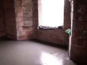 salon chudy beton, wylewka, chodziak