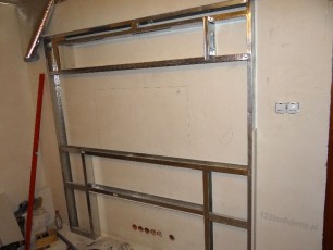 konstrukcja z profili zabudowy kina domowego