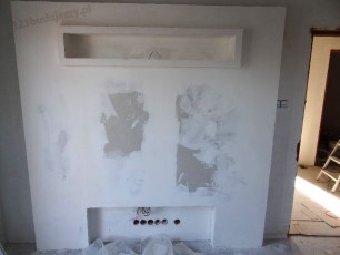 na dole będzie szafka na tuner satelitarny i dvd oraz kino domowe zabudowa tv