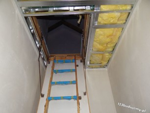 schody strychowe wyłaz na strych
