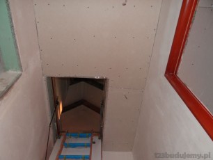 montaż schodów strychowych