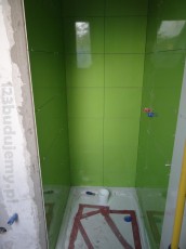wneka prysznicowa, flizy pod prysznicem, kabina prysznicowa z płytek
