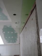 oświetlenie górne halogenowe łazienki, oświetlenie nad lustrem