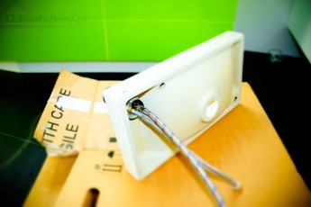 malutka umywalka do wc na ręce prostokatna