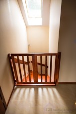 bramka ma schodach bezpieczeństwo dzieci