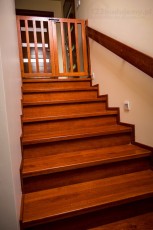 okładzina drewniana schodów betonowych montaż