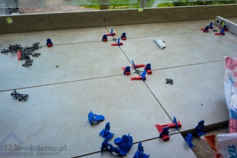 wykończenie balkonu płytki na balkonie