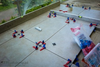 Perfect level system poziomowania płytek