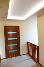 sufit podwieszany dwupoziomowy z oświetleniem led