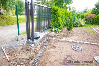 montaż automatyki bramy przesuwnej faac