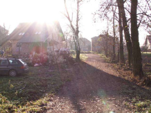 działa, dom w stanie surowym
