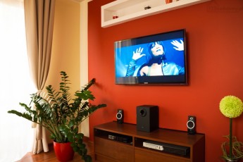 zabudowa telewizora sypialnia poddasze