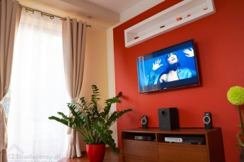 aranżacja telewizora ścianka tv półka