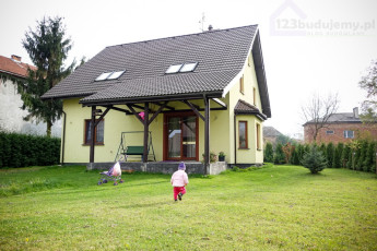 Ostatnie ciepłe dni, warto wykorzystać na beztroską zabawę z dziećmi