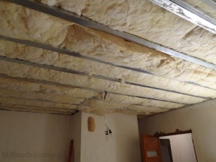 druga warstwa wełny mineralnej w poprzeg