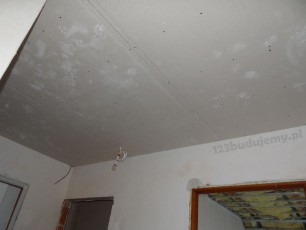 sufit podwieszany z płyt regipsowych kartongips