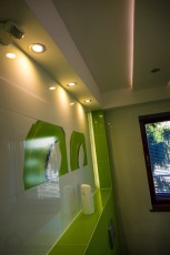 podświetlenie ścian w łazience, aranżacja oświetlenie łazienki