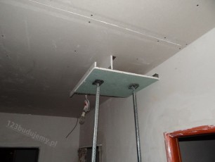 projekt konstrukcji obniżonego sufitu z oświetleniem, półka, wnęka led