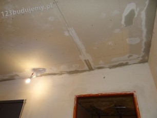 spoinowanie, szpachlowanie sufitu podwieszanego sucha zabudowa poddasza