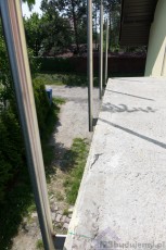 nowoczesna balustrada słupki aluminiowe