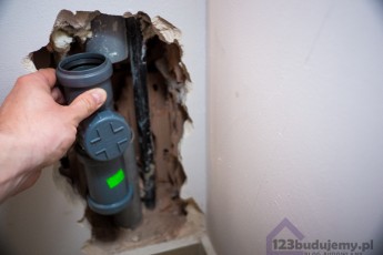 Zatkana kanalizacja odpływ z kuchni zmusił nas do montażu rewizji kanalizacji