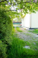 budowa podjazdu pod garaż wolnostojący obok domu