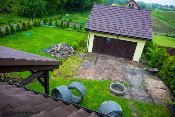 Prace na podjeździe przed garażem, odwodnienie terenu