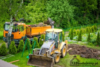 prace ziemne koparka, wywóz nadmiaru ziemi