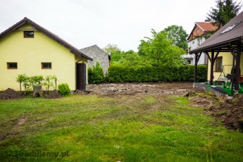 podjazd przed garażem wolnostojącym