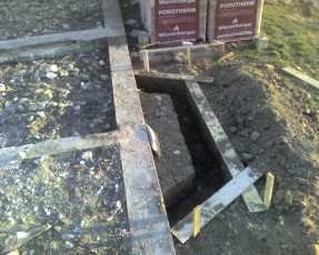 fundament wykuszu, dorobienie fundamentu