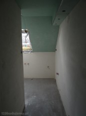 przejście do części łazienkowej wanna prysznic umywalka