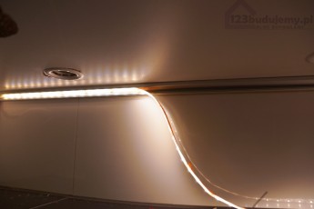 aranżacja światła led taśma pomysł na